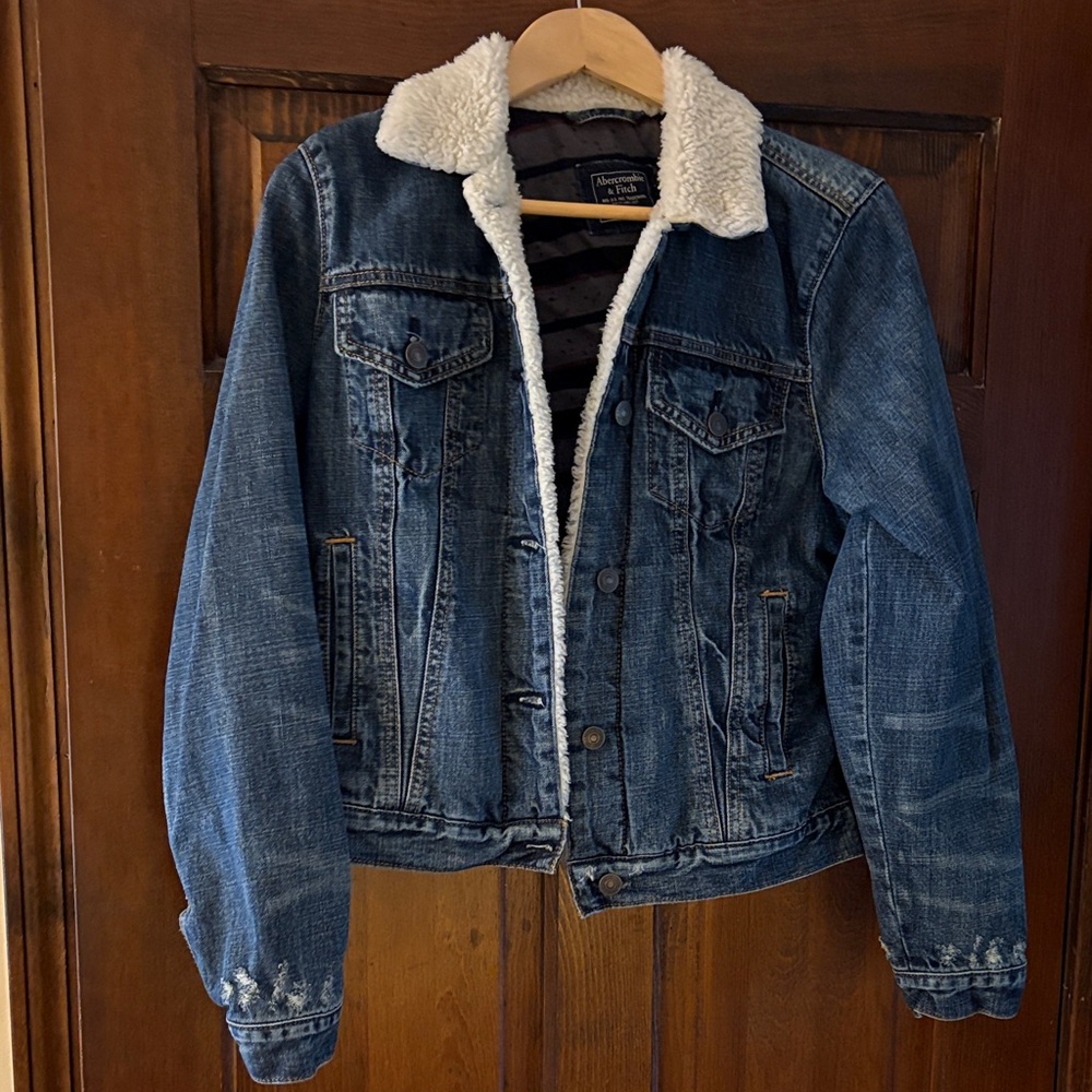 Abercrombie & Fitch Blue Jean Jacket with White Sherpa Lining sz M